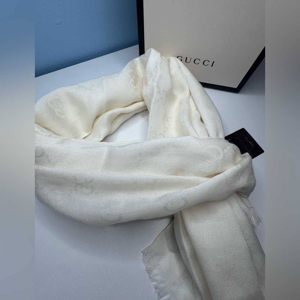 GUCCI Monogram Ivory Wool / Silk Guccissima Scarf Brand New With Tags 😻